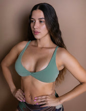 Load image into Gallery viewer, Twist & Slay TOP